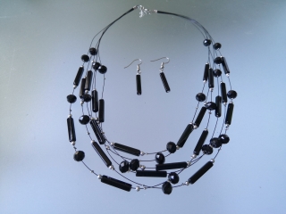 Souprava náhrdelník a naušnice perličková černo stříbrná  BZ-07157