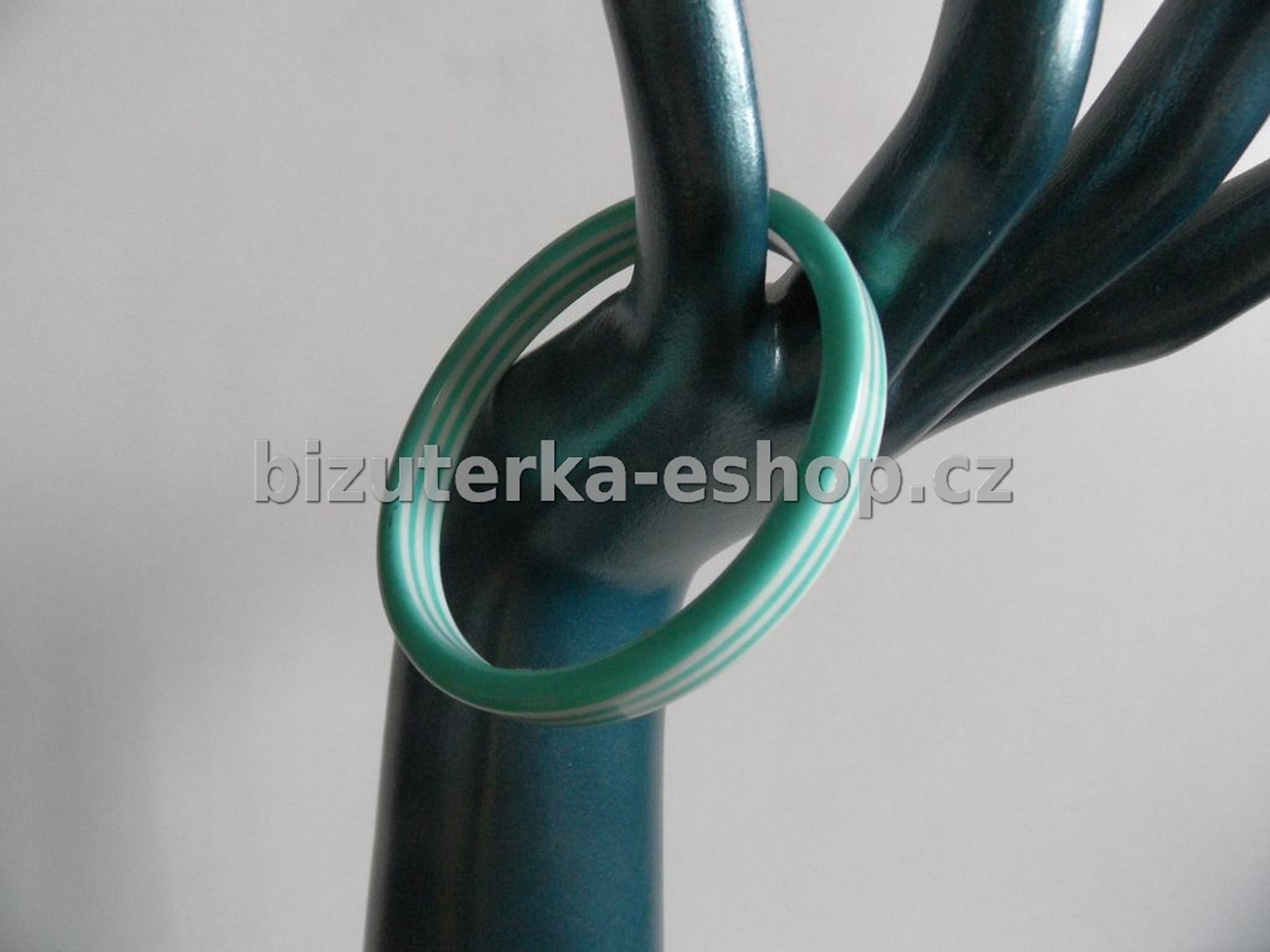 Náramek proužky bílo zelený BZ-04087