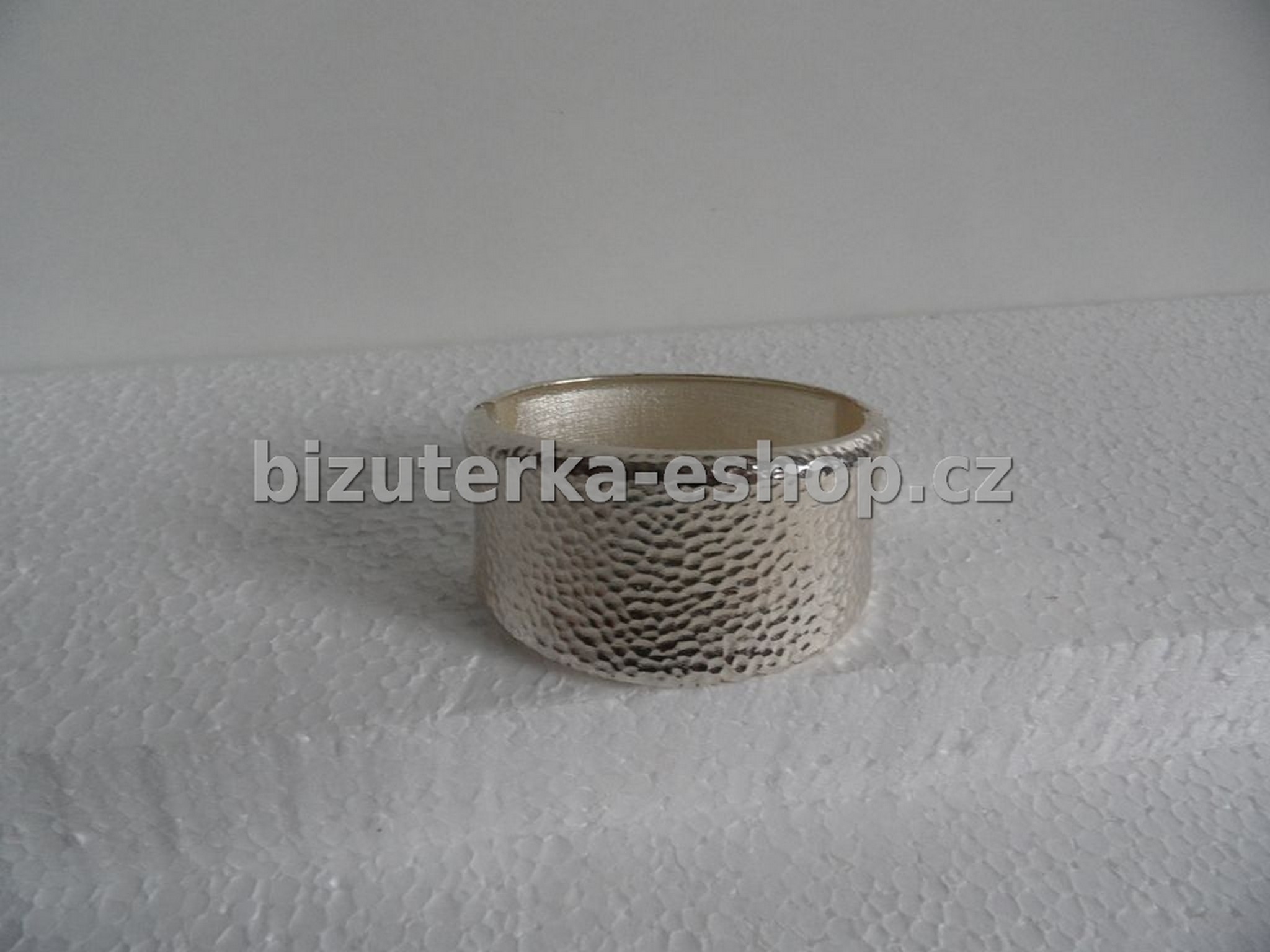 Náramek stříbrný BZ-04121