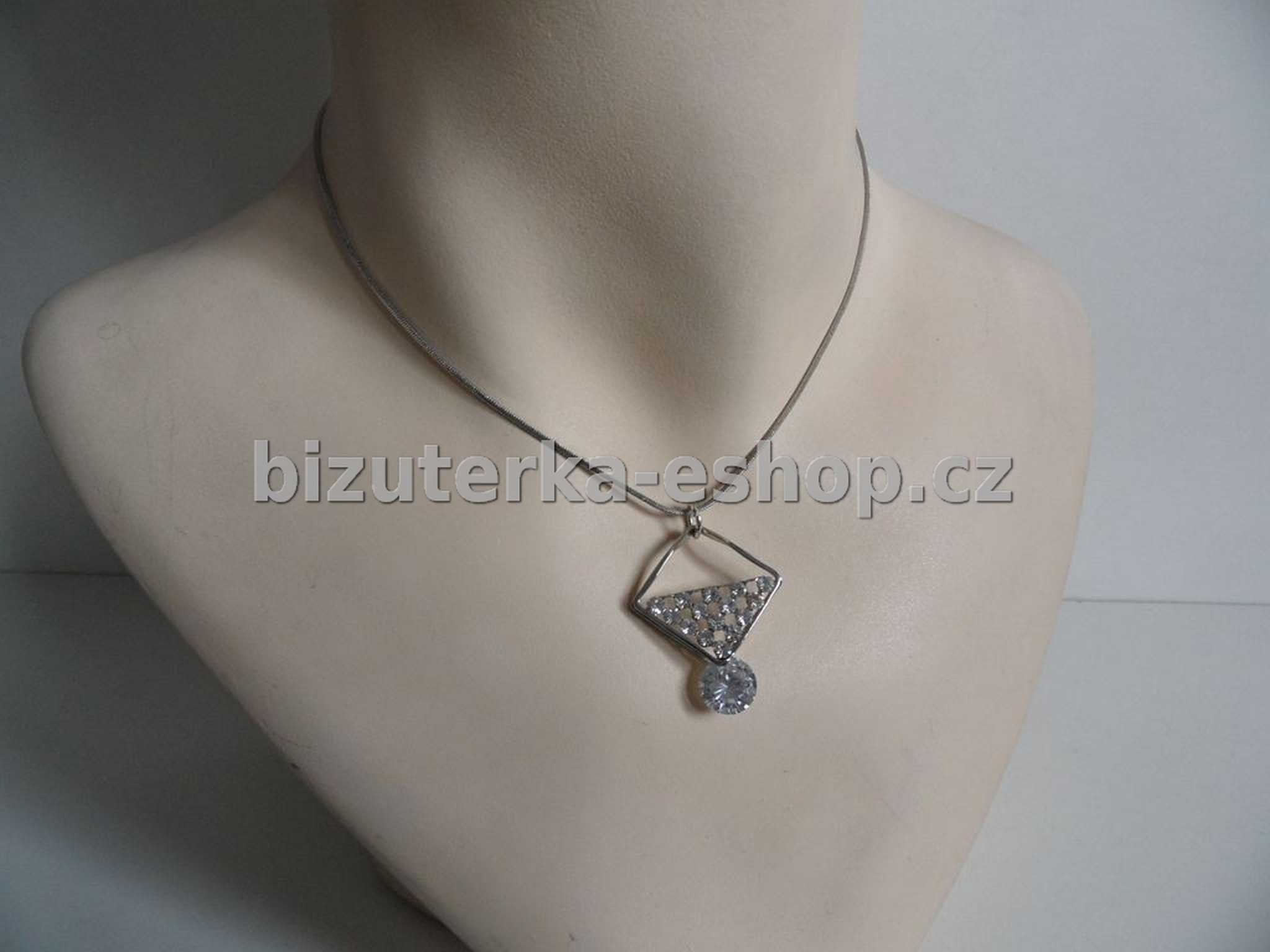 Řetízek s přívěškem s kamínky BZ-04276