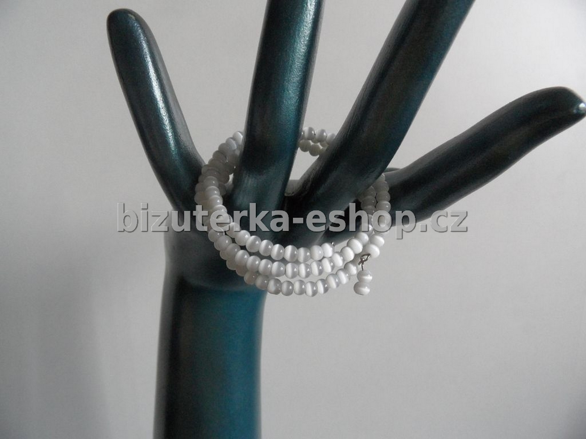 Náramek spirála z perliček bílý BZ-04331