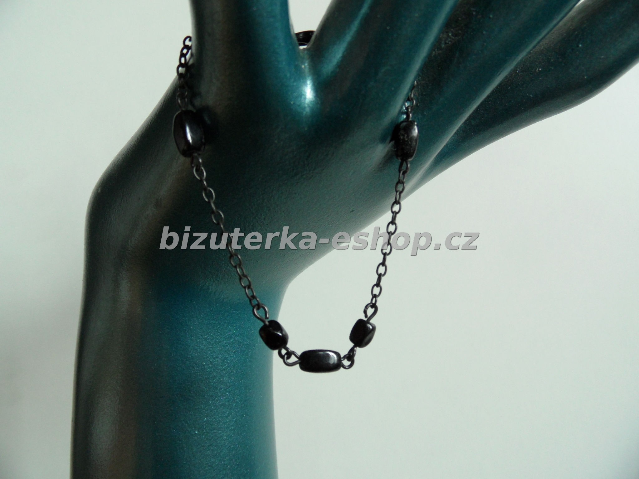 Náramek z perliček černý BZ-04826