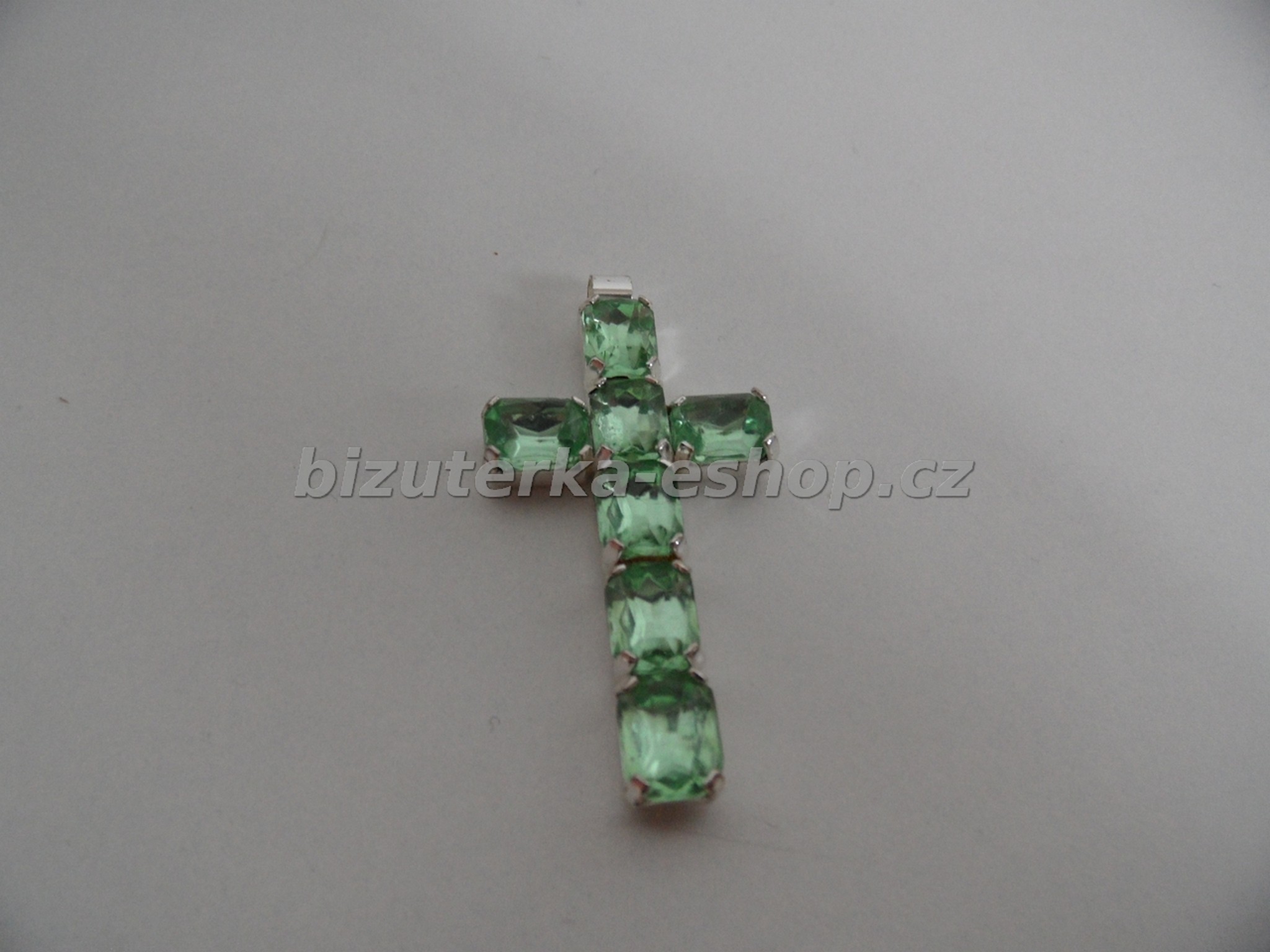 Přívěšek křížek kamínkový zelený světlý BZ-05482