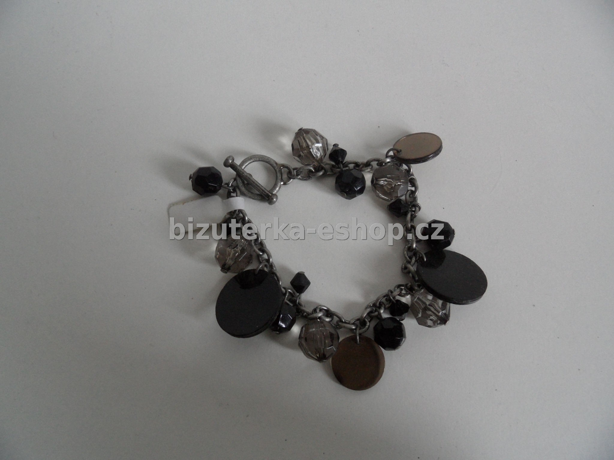 Náramek s přívěšky černý BZ-03300