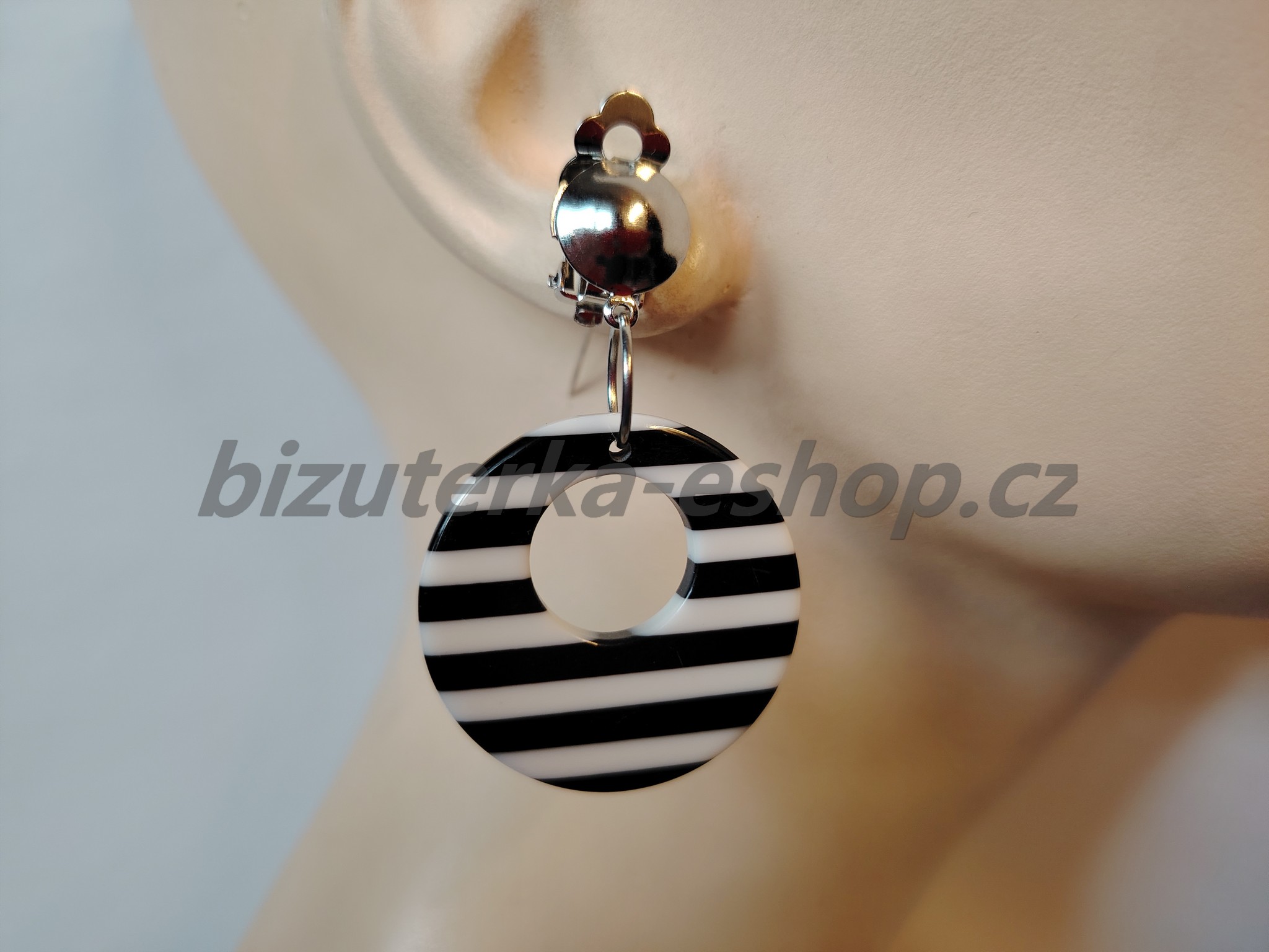 Naušnice klipsy kruhy černo bílé  BZ-07061