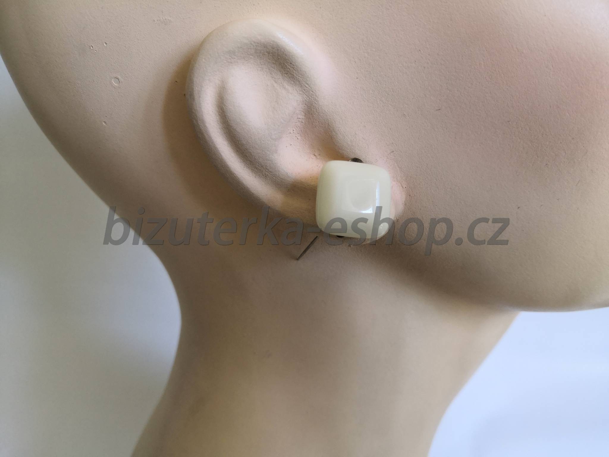 Naušnice klipsy hranaté smetanové BZ-07119