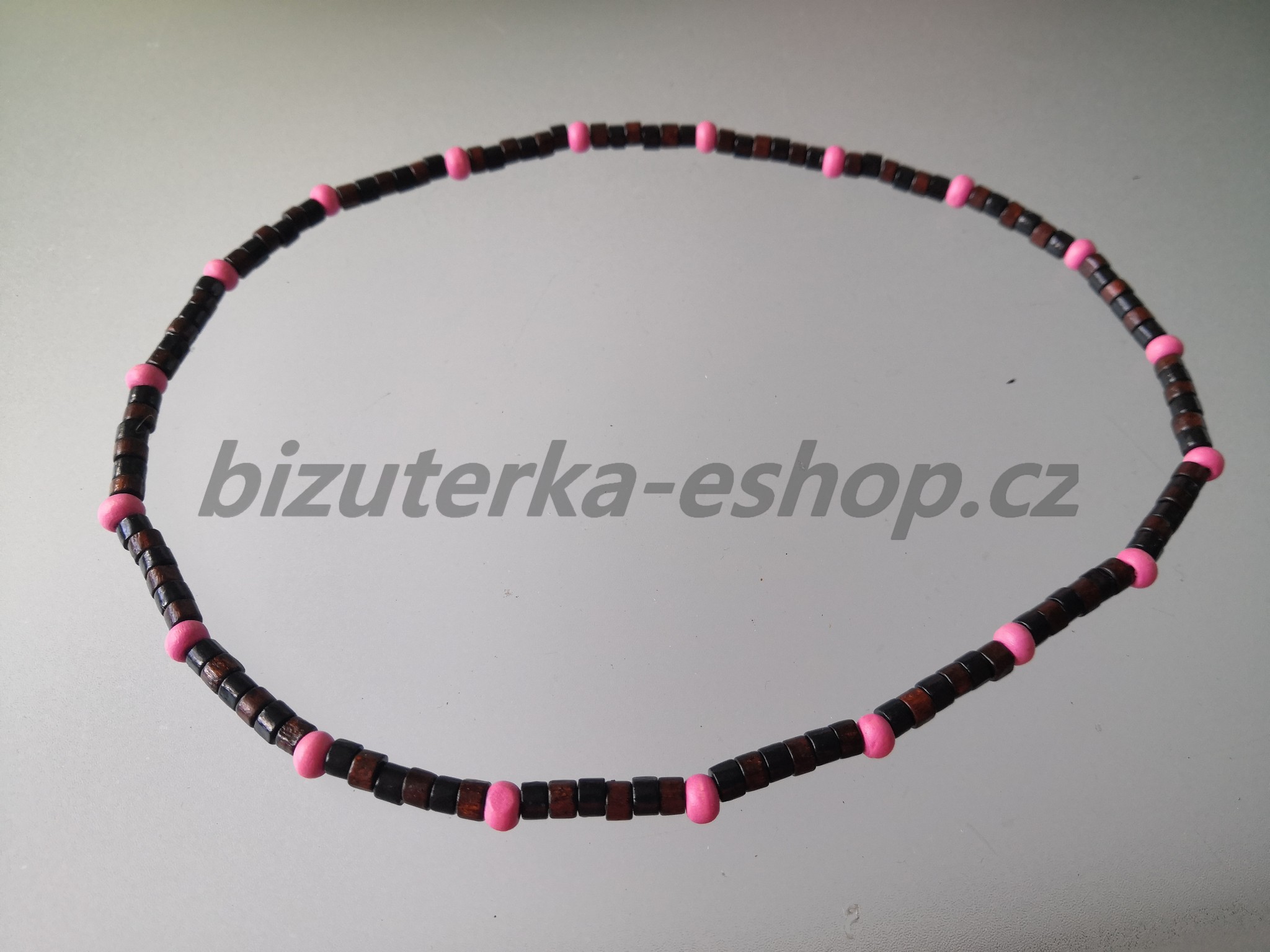 Dřevěné korálky na krk hnědo černo růžové BZ-071829