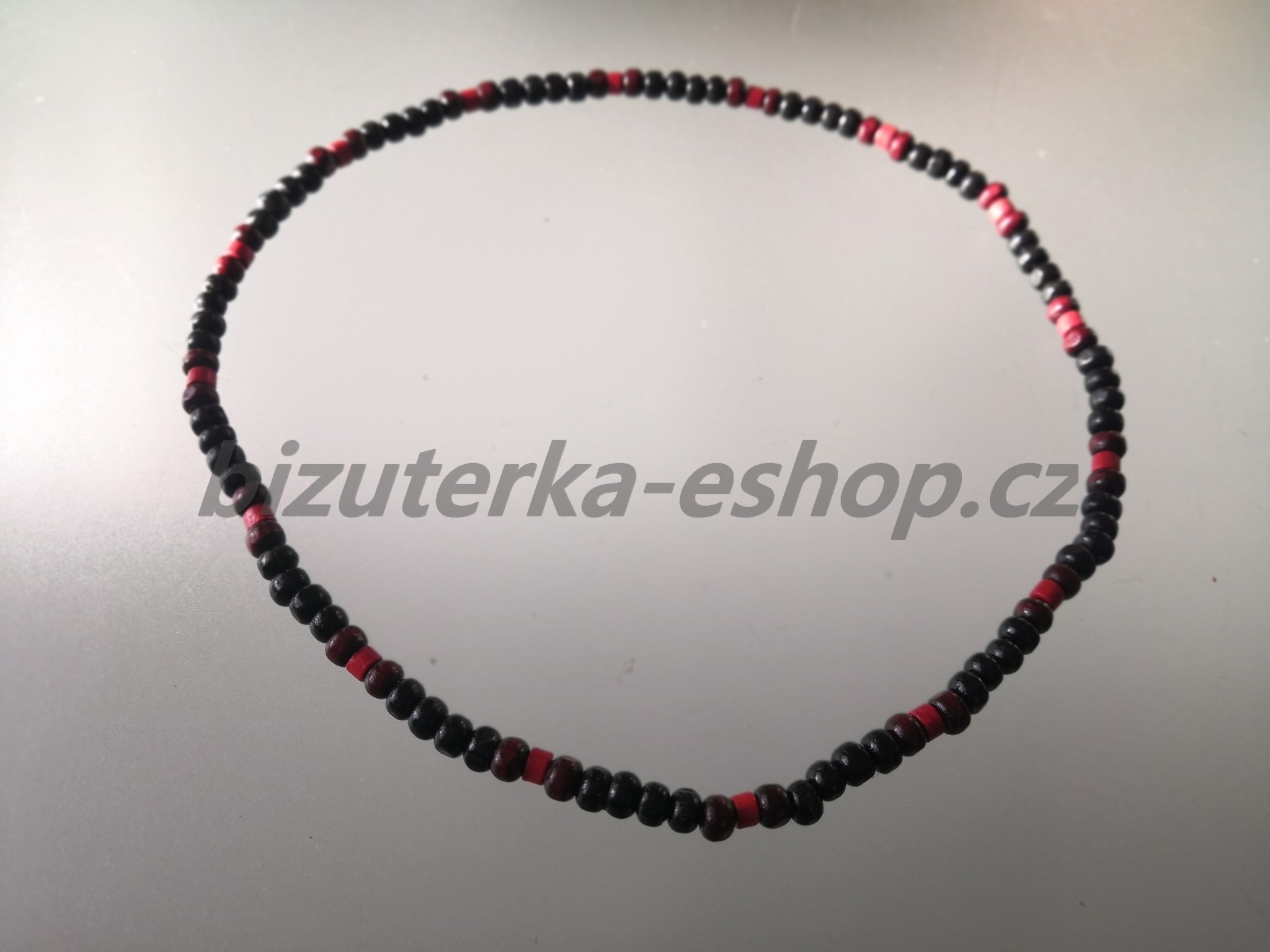 Dřevěné korálky na krk černo vínovo červené BZ-071893