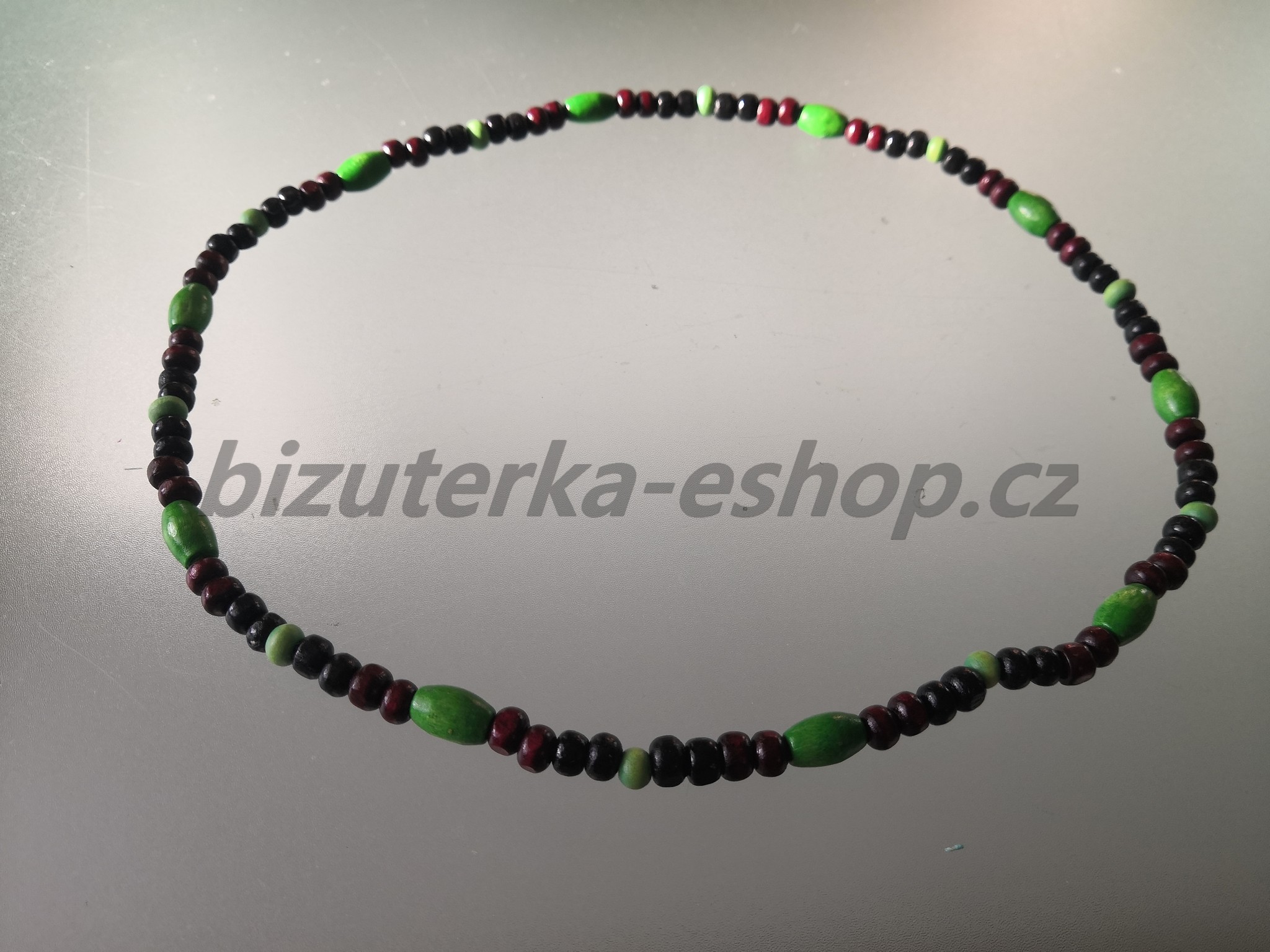Dřevěné korálky na krk černo vínovo zelené BZ-071898