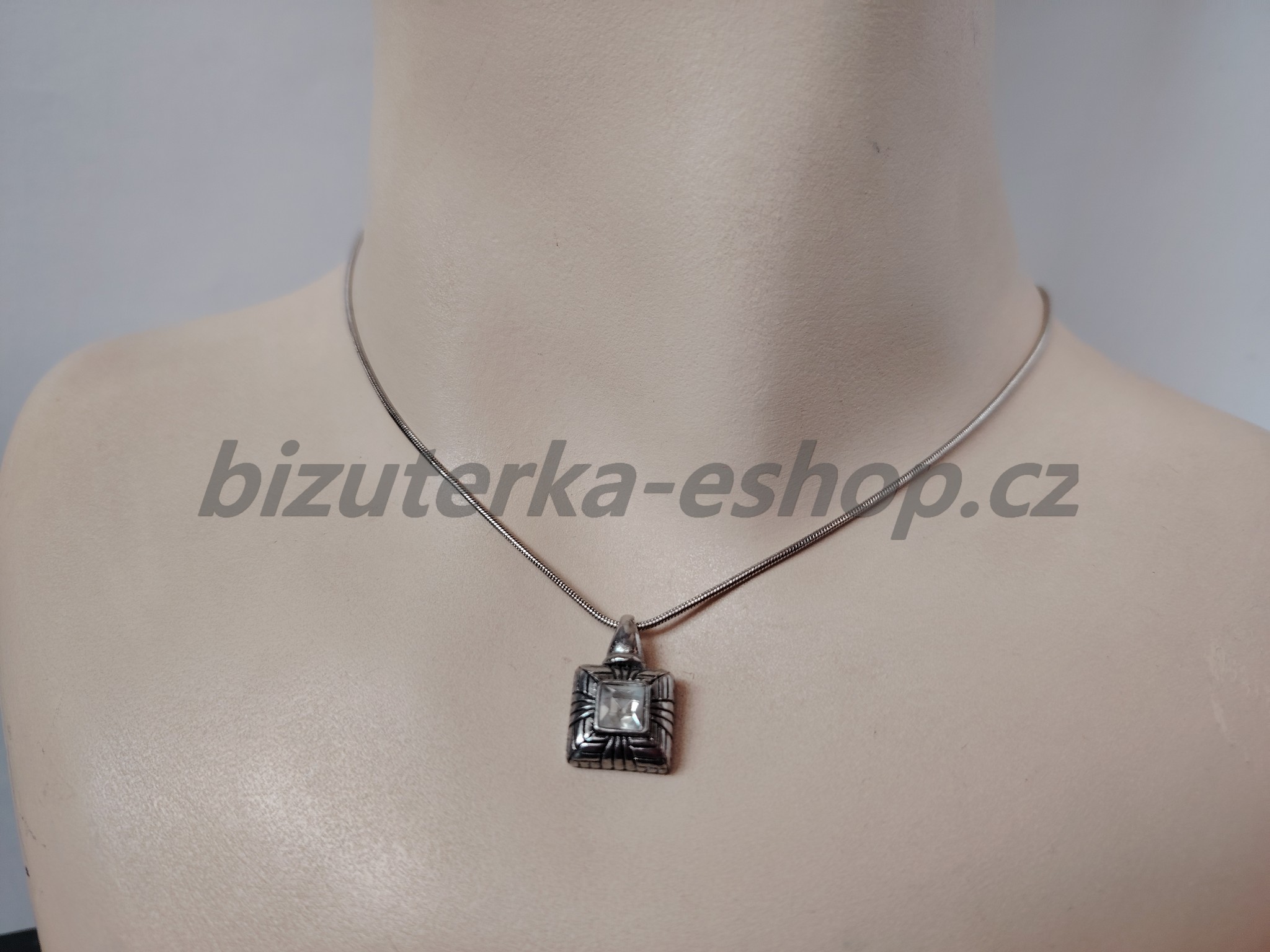 Řetízek s přívěškem  stříbrný 