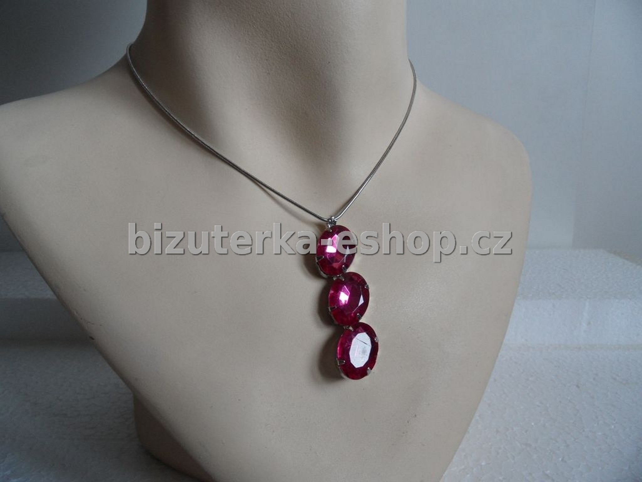 Řetízek stríbrný + přívěšek s fuchsia kamínky BZ-03506