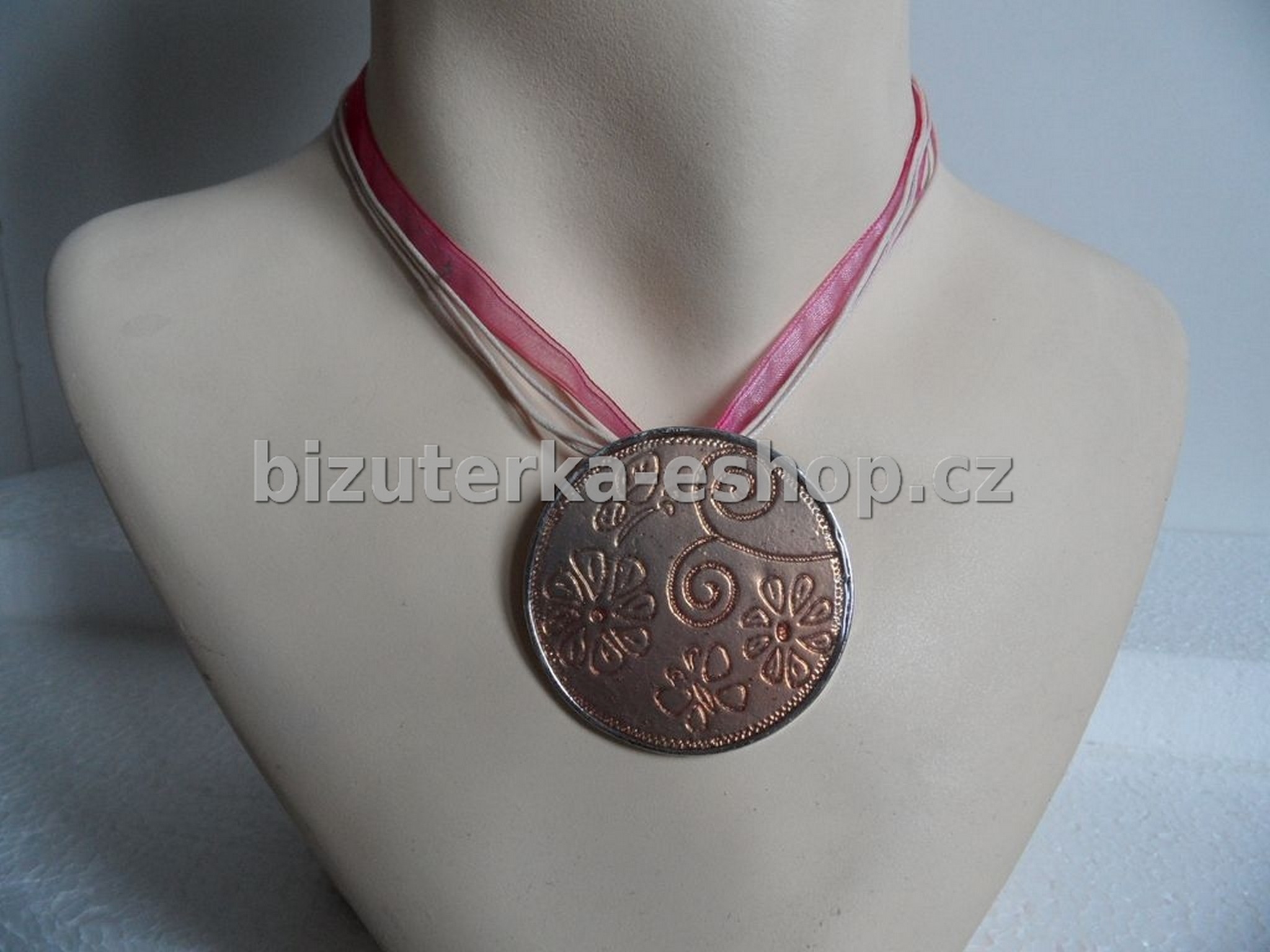 Náhrdelník s plackou růžový BZ-03531