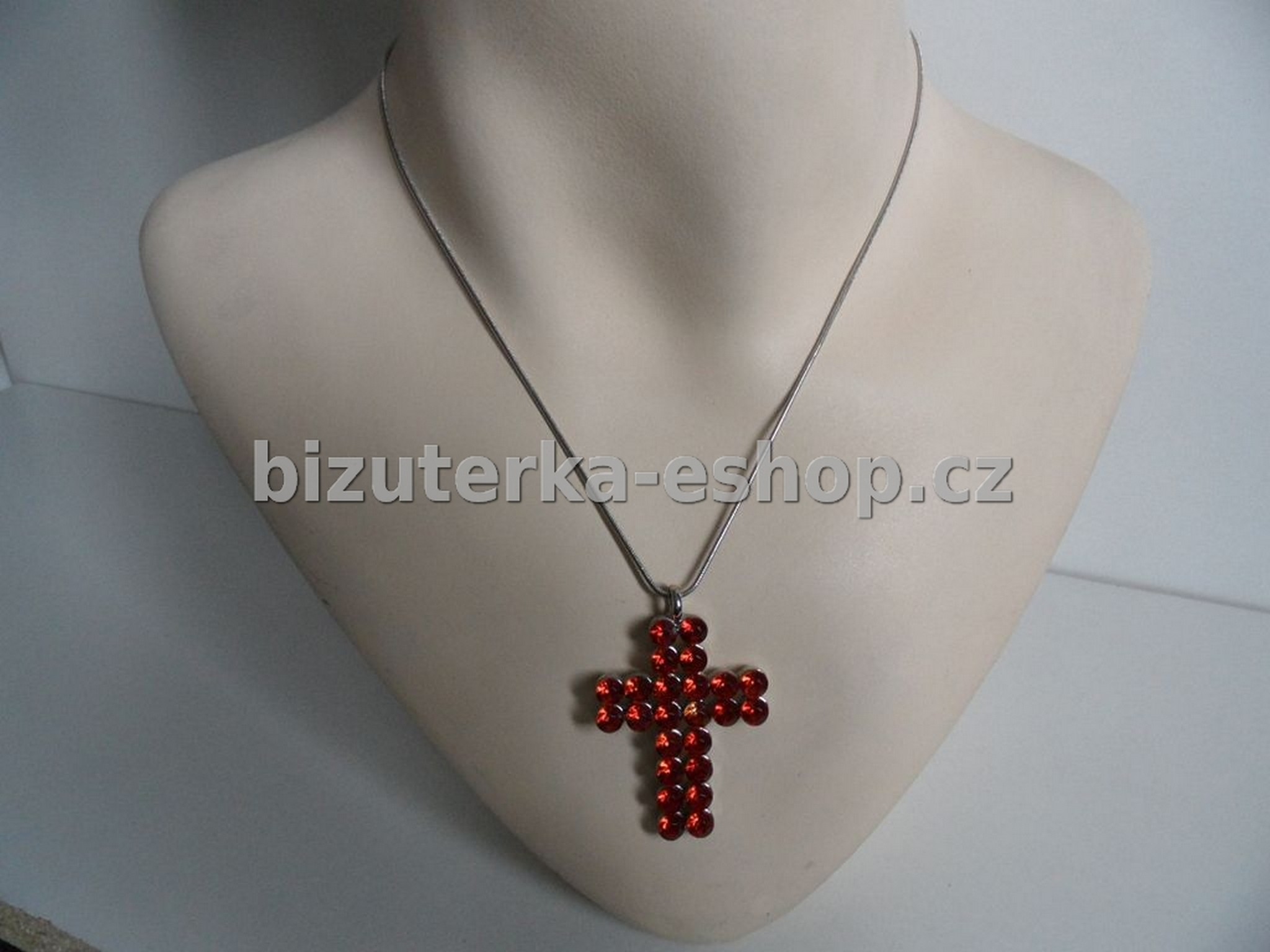 Náhrdelník kříž s kamínky červený BZ-03594