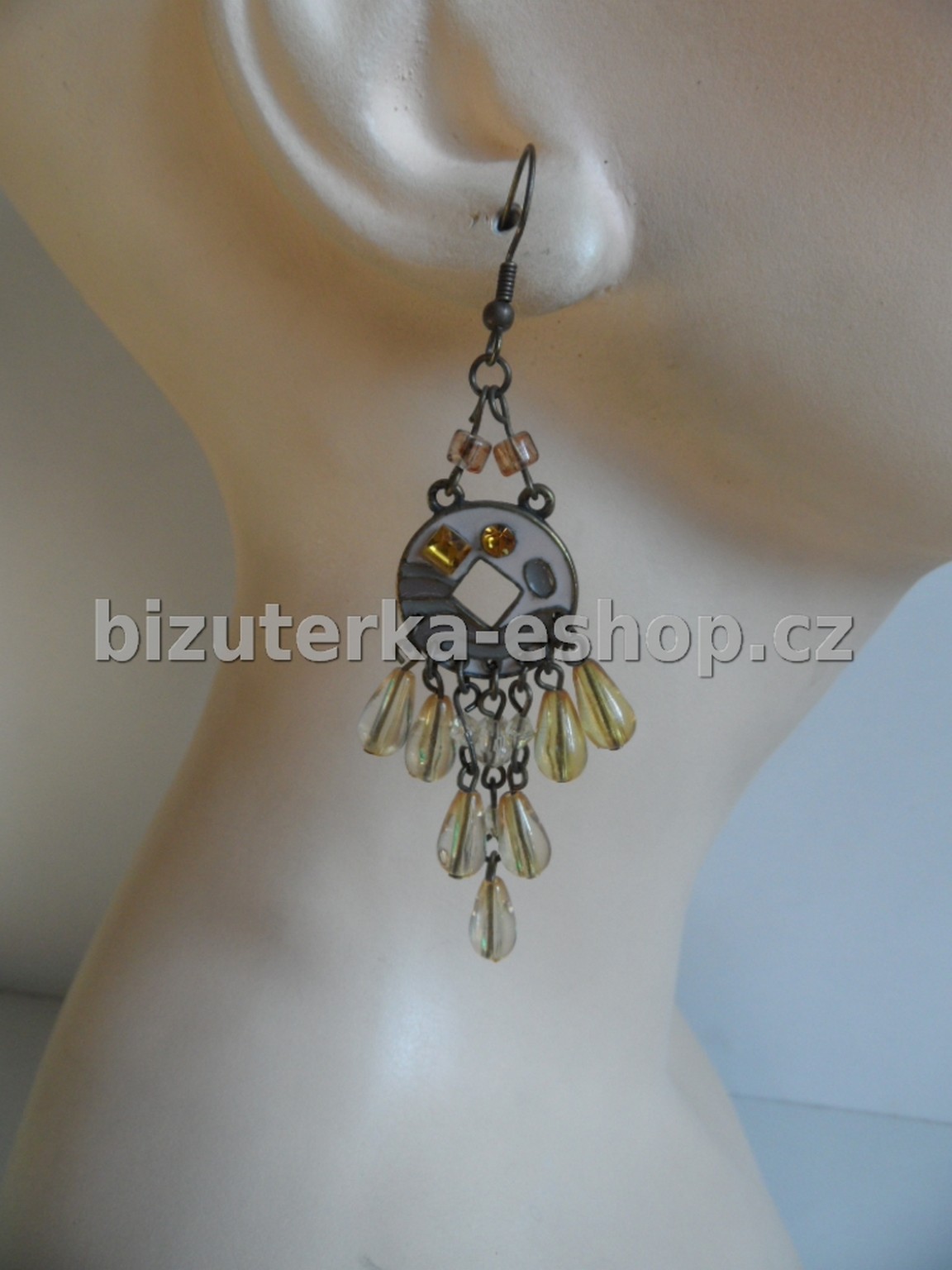 Naušnice závěsné béžové BZ-03895