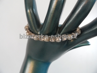 Náramek s perličkami a kamínky stříbrný BZ-04356