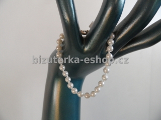 Náramek z perliček bílý BZ-04380