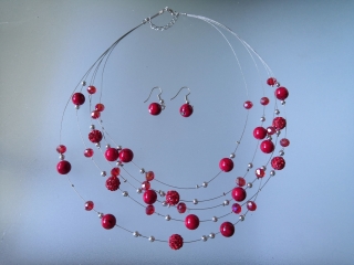 Souprava náhrdelník a naušnice perličková s kamínky červená BZ-07152